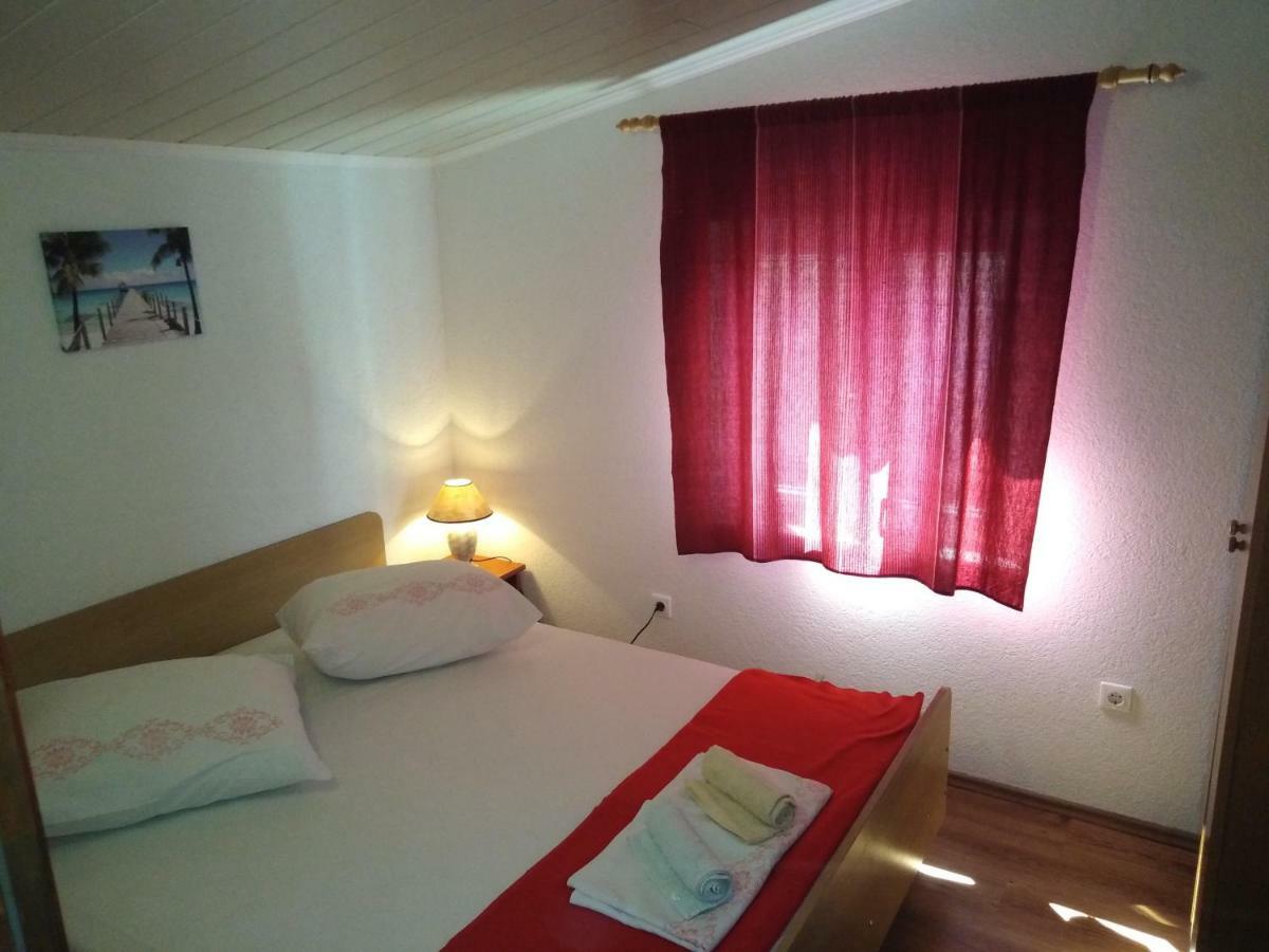 Apartman Rodic Омиш Экстерьер фото