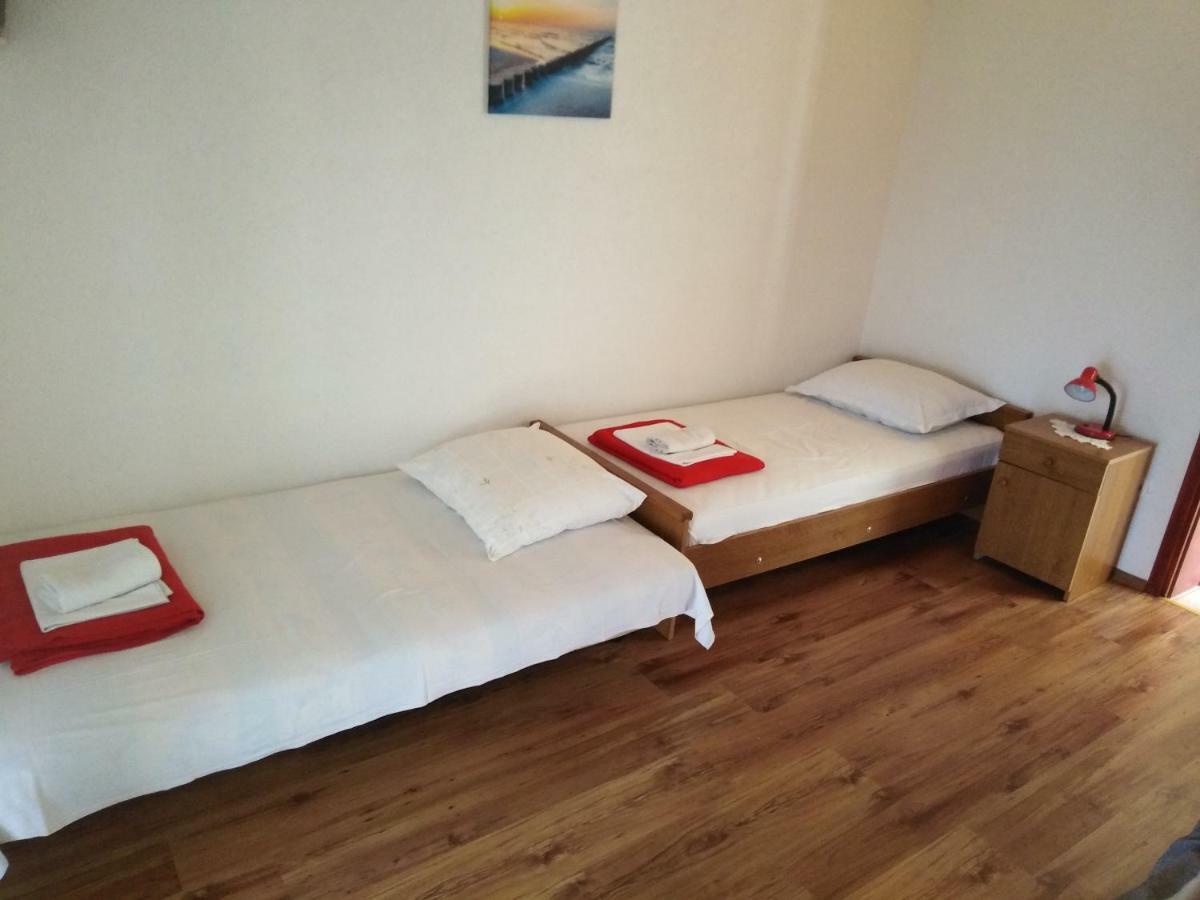 Apartman Rodic Омиш Экстерьер фото