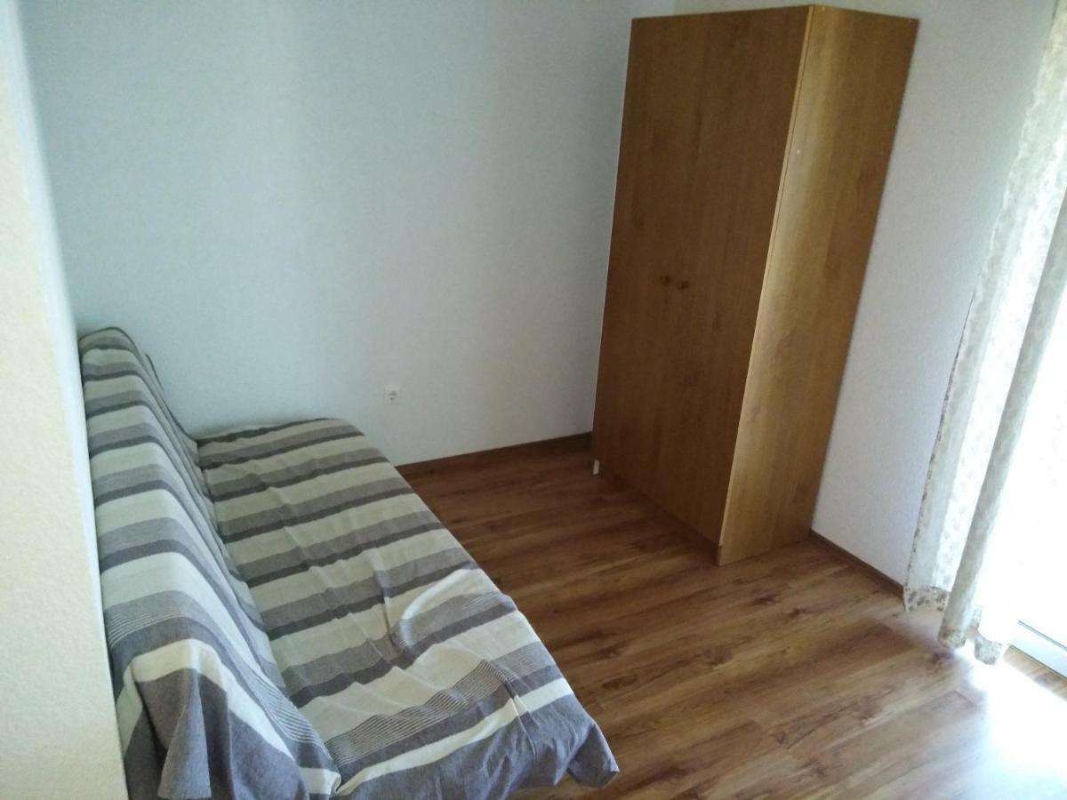 Apartman Rodic Омиш Экстерьер фото