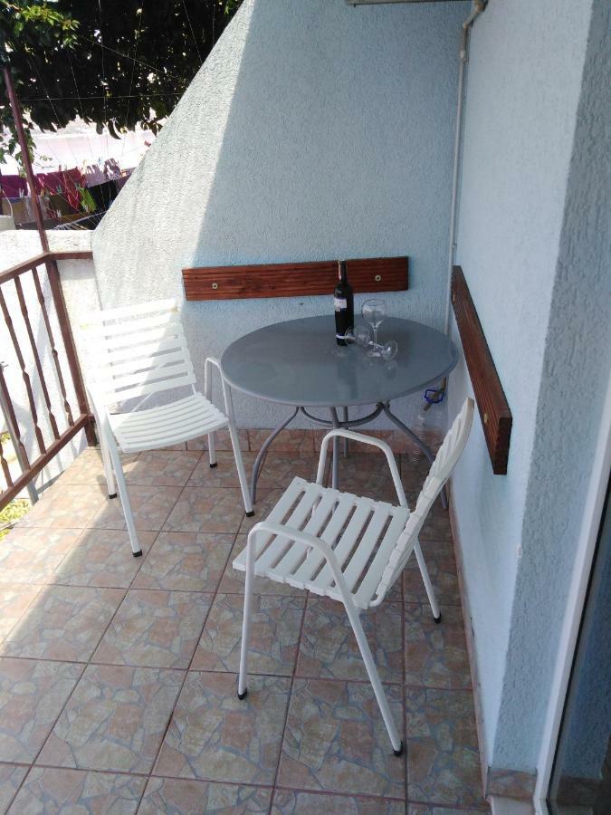 Apartman Rodic Омиш Экстерьер фото